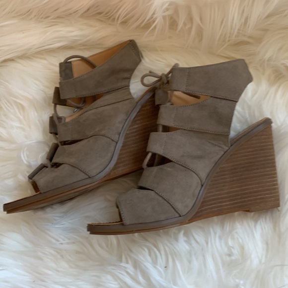 Adorable wedges - Picture 2 of 2